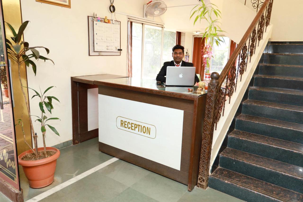 Hotel Manik Moti Lonavala Dış mekan fotoğraf
