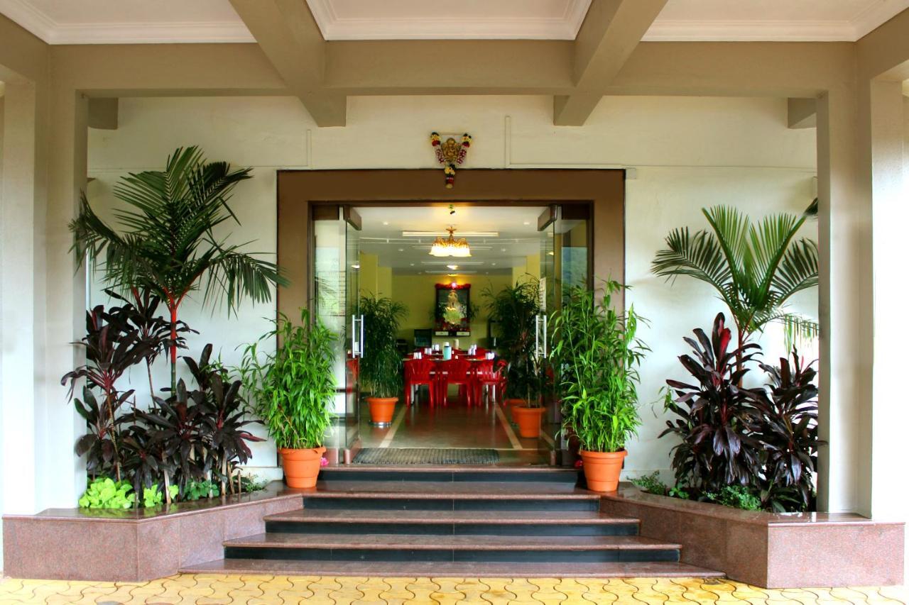 Hotel Manik Moti Lonavala Dış mekan fotoğraf