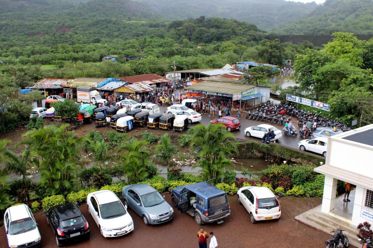 Hotel Manik Moti Lonavala Dış mekan fotoğraf