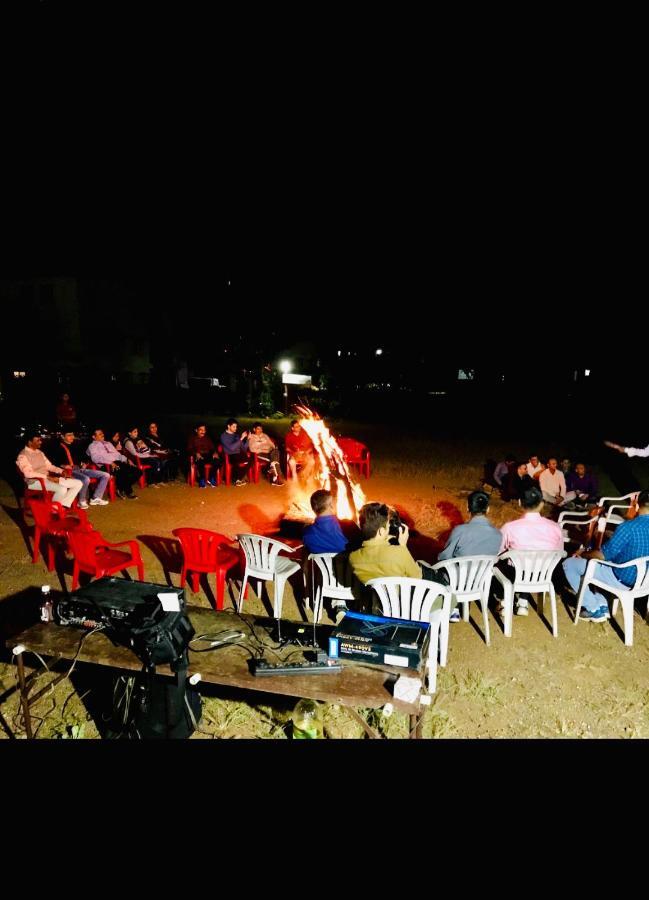 Hotel Manik Moti Lonavala Dış mekan fotoğraf